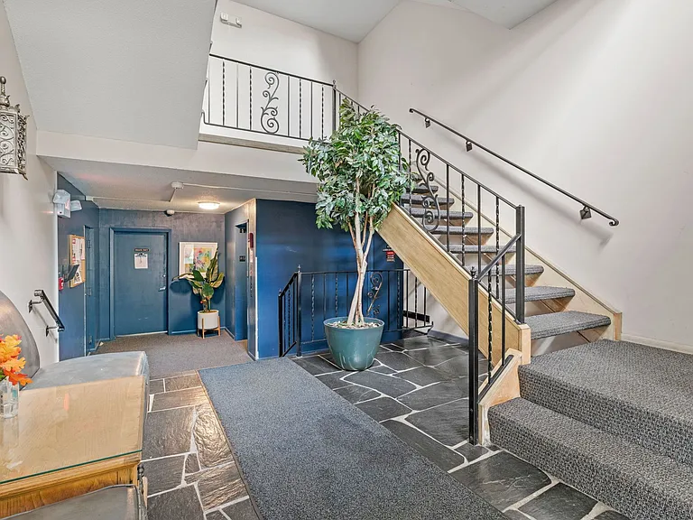 Cedarwood West Apartments | 2-Bedroom Apartments — Photo 16
