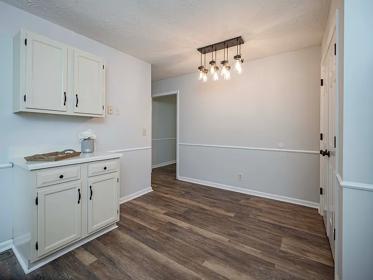 2594 Exeter Dr — Photo 13