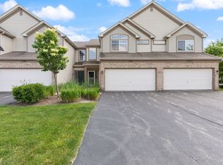1018 Parkhill Cir, Aurora, IL