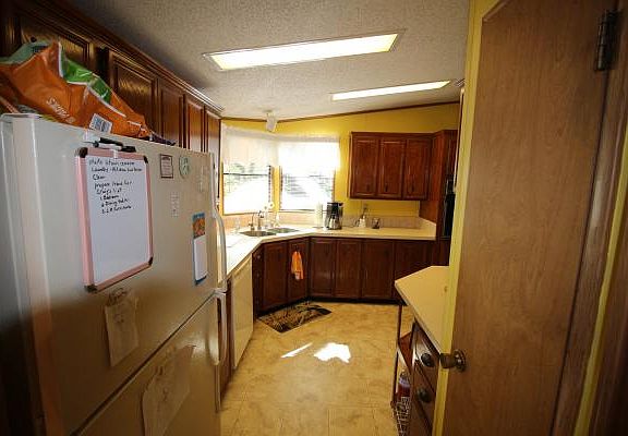 5th image of 511 Nutmeg Cir