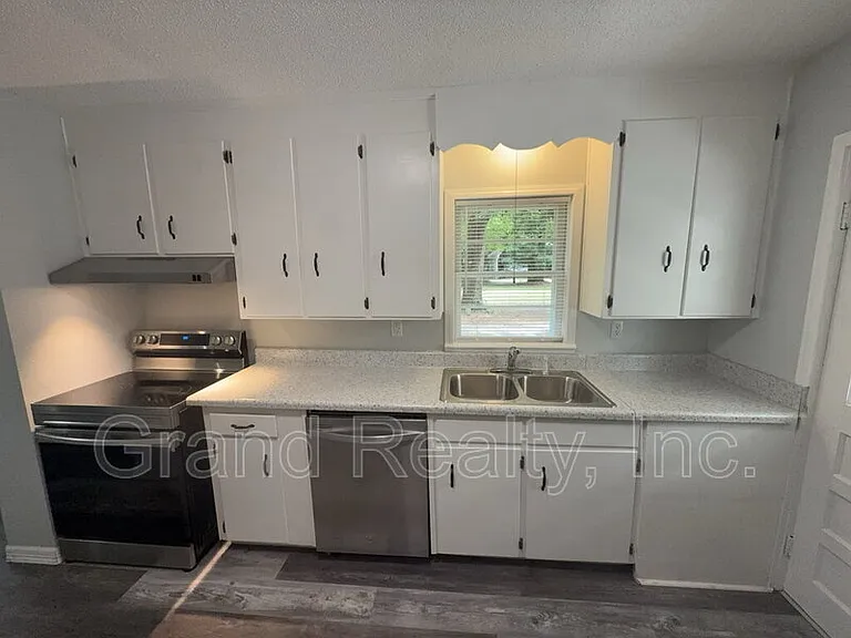 3693 Scoggins St — Photo 10