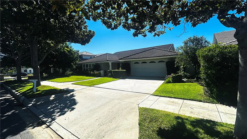 4 bed, 2762 sqft, $6,250 — Photo 2