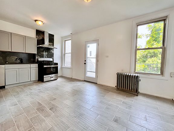 3rd image of 1311 Prospect Ave #2