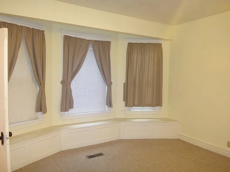 302 W Graham St #A — Photo 6