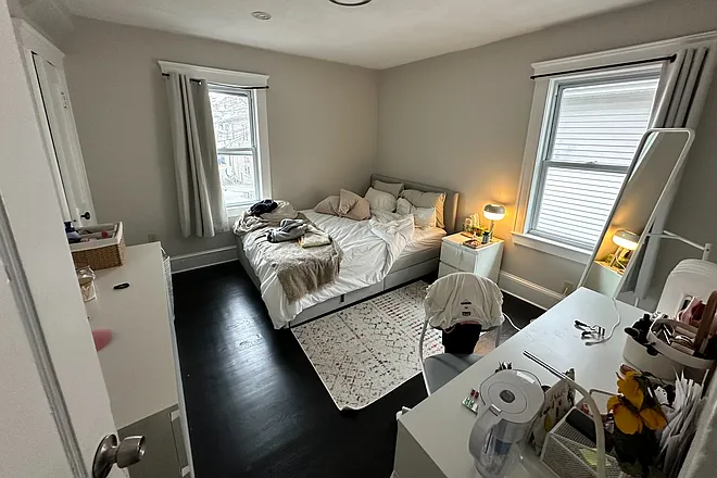 5 bed, 9999 sqft, $7,000 — Photo 3