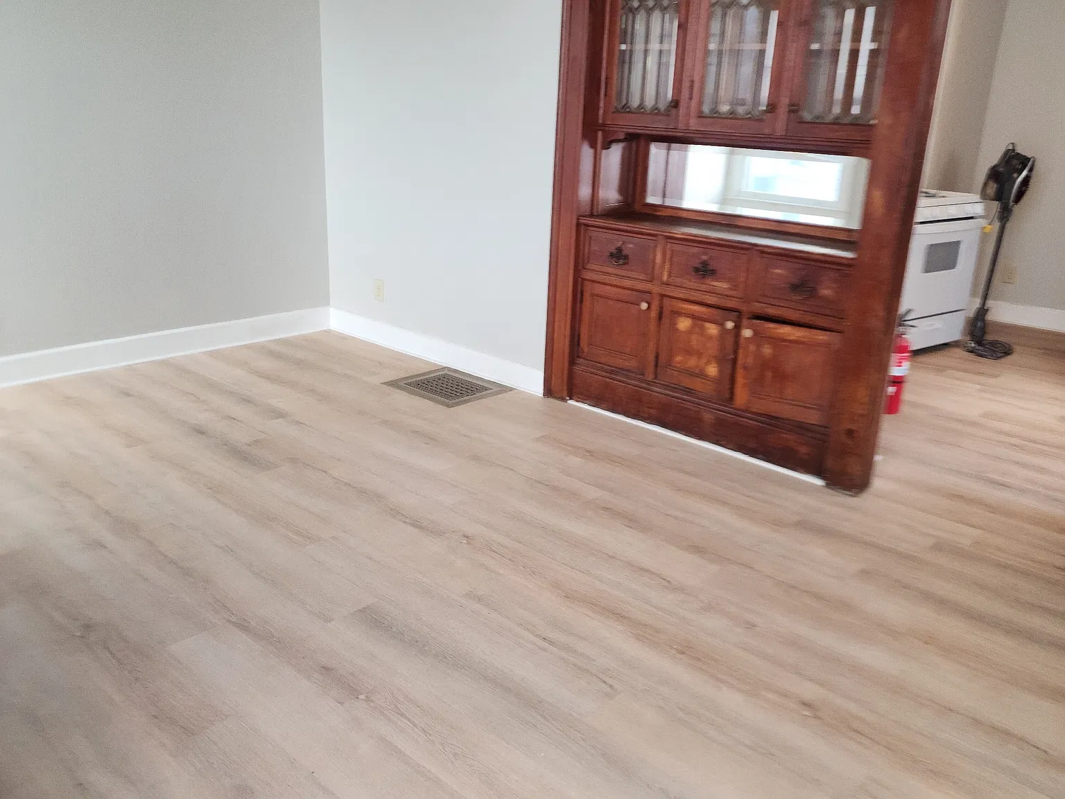 210 Broad St — Photo 4