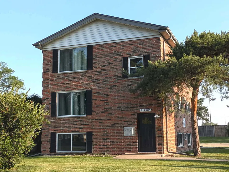 21W185 Tee Ln #B