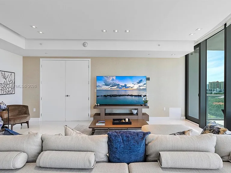 17475 Collins Ave #504 — Photo 9