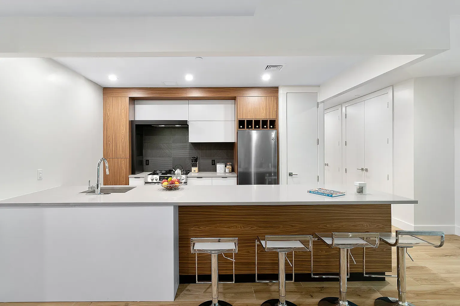3707 Blackstone Ave — Photo 4