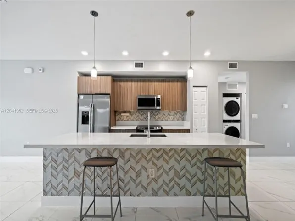 7809 NW 104th Ave APT 28, Doral, FL 33178