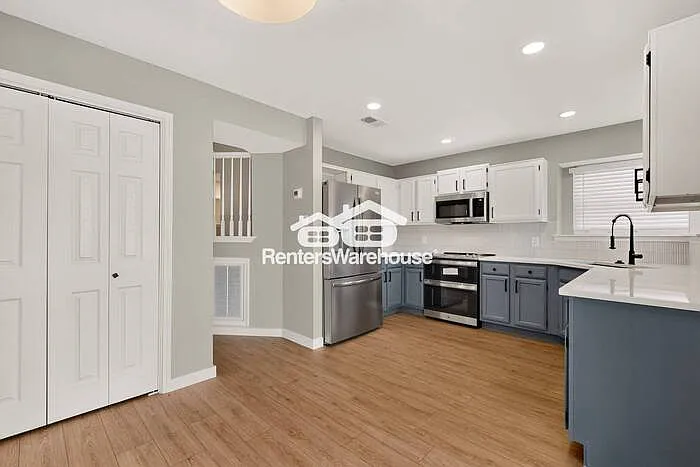 8008 Cornell Dr — Photo 16
