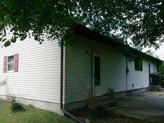 3rd image of 124 Carter Dr