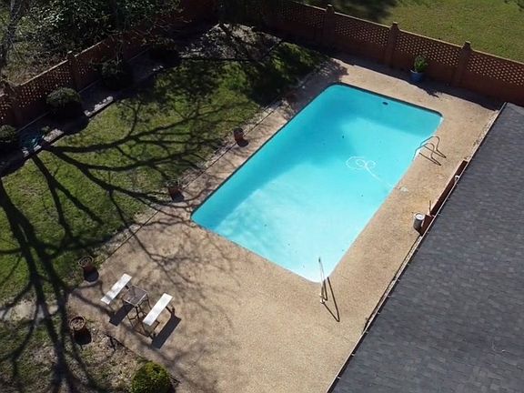 2nd image of 1207 Fleming Rd