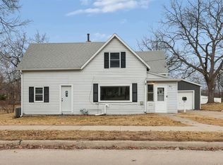 801 E Marion St, Knoxville, IA 50138