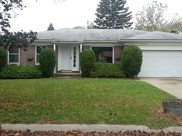 29031 W Nottingham Cir, Warren, MI 48092