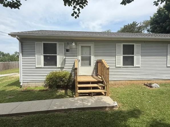 705 W Maple St #A, Irvington, KY 40146