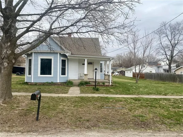 1005 W Chestnut St, Savannah, MO 64485