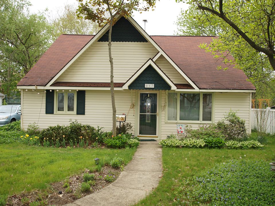1st image of 817 Hemphill St