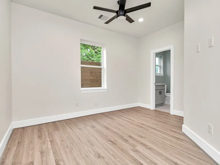 2408 Brailsfort St — Photo 42
