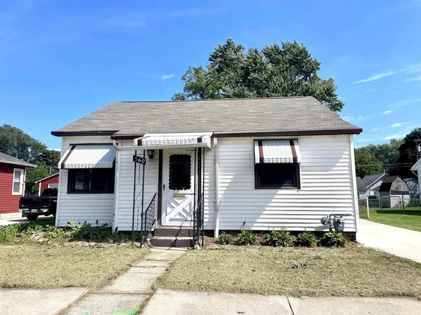 560 N Oakhill Ave, Janesville, WI 53548