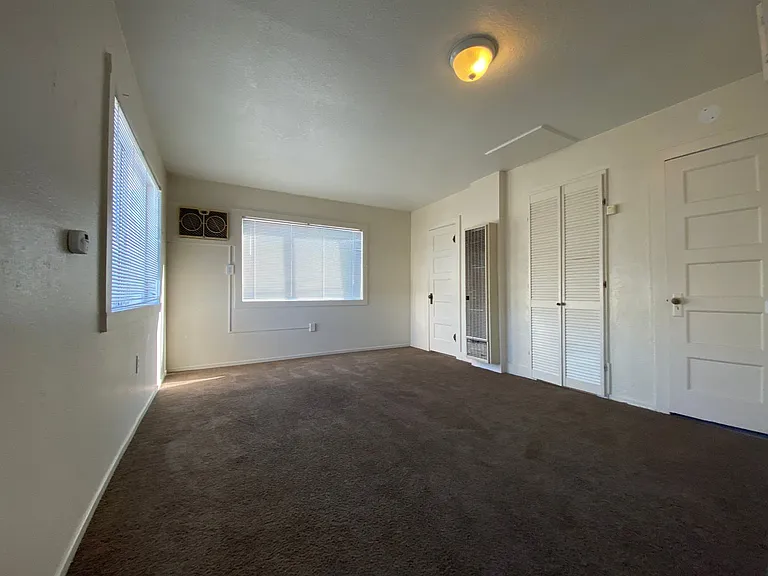 725 1/2 Kern St #B — Photo 3
