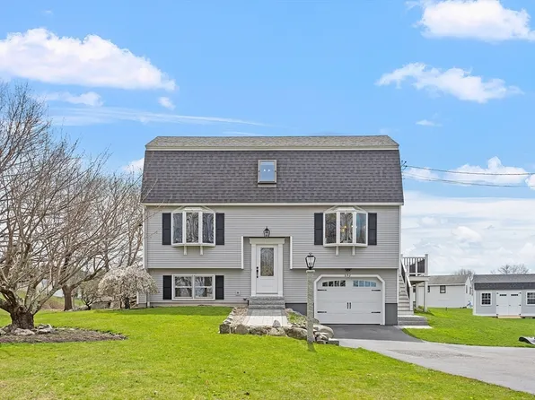 692 Rogers St, Tewksbury, MA 01876