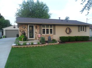 1715 S 26th St, Manitowoc, WI 54220