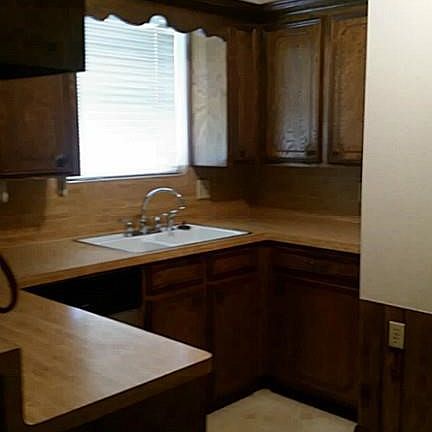 5th image of 2322 W Clare St