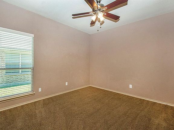 4th image of 3405 Buckthorn Ln