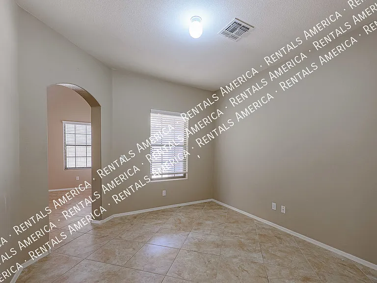 16021 W Custer Ln — Photo 4