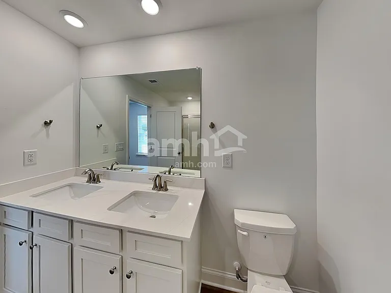 1036 Highland Walk — Photo 17