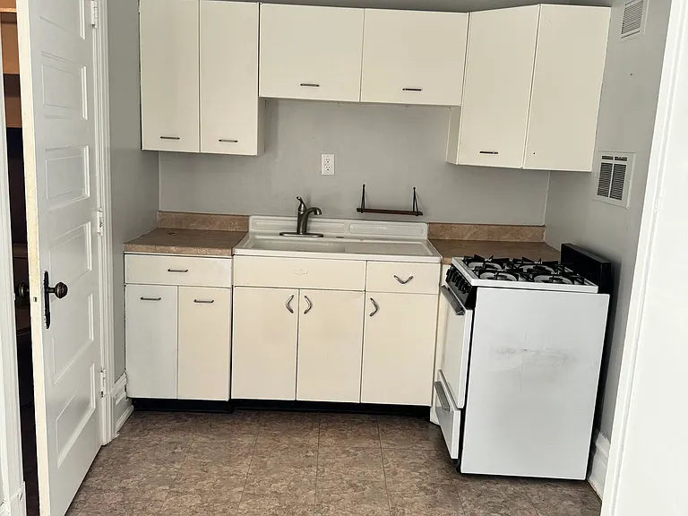 222 S Kalamazoo Ave #3 — Photo 6
