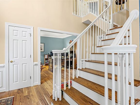 5th image of 10096 Ashley Manor Ln