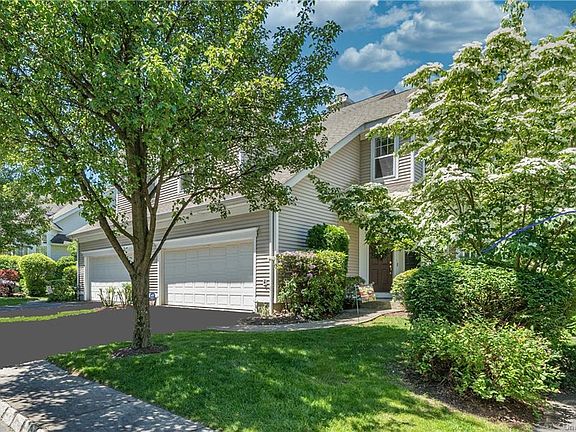 3rd image of 19 Briarbrook Dr