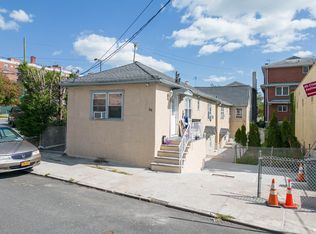 26 Robin Rd, Staten Island, NY 10305