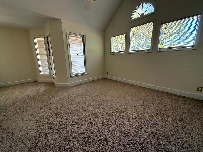 733 Victorian Pl — Photo 9