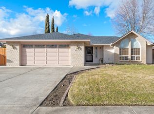 3053 Ruby Dr, Medford, OR