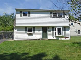561 Carlisle Dr, Morrisville, PA 19067