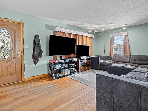 4th image of 312 Debbie Ln