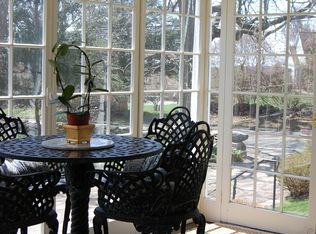 156 Chestnut Hill Rd, Wilton, CT 06897