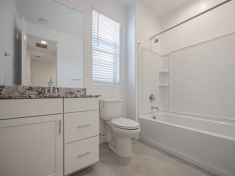 4607 S 111th Dr — Photo 25