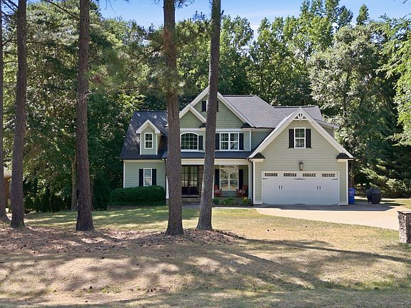 2nd image of 4821 Sweet Chestnut Ln