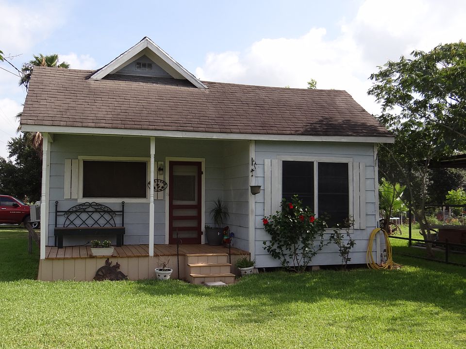 1st image of 805 E Main St