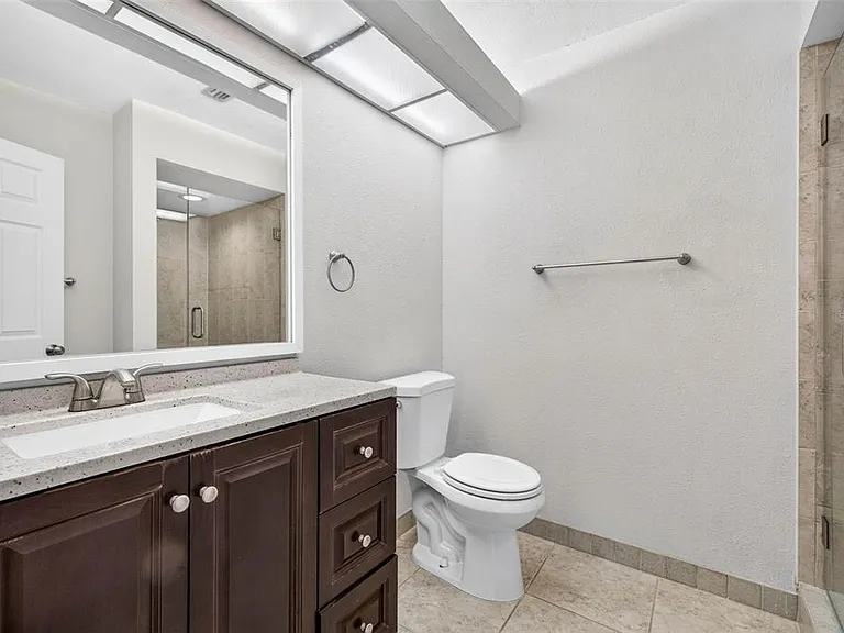 606 S Glen Ave #5 — Photo 3