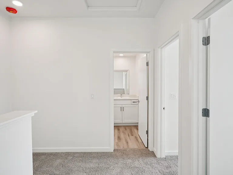 T20 Lofts — Photo 68