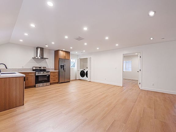 3rd image of 4220 W Adams Blvd #4224-1