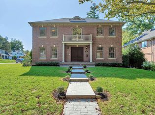 21 Center Dr, Roslyn, NY 11576