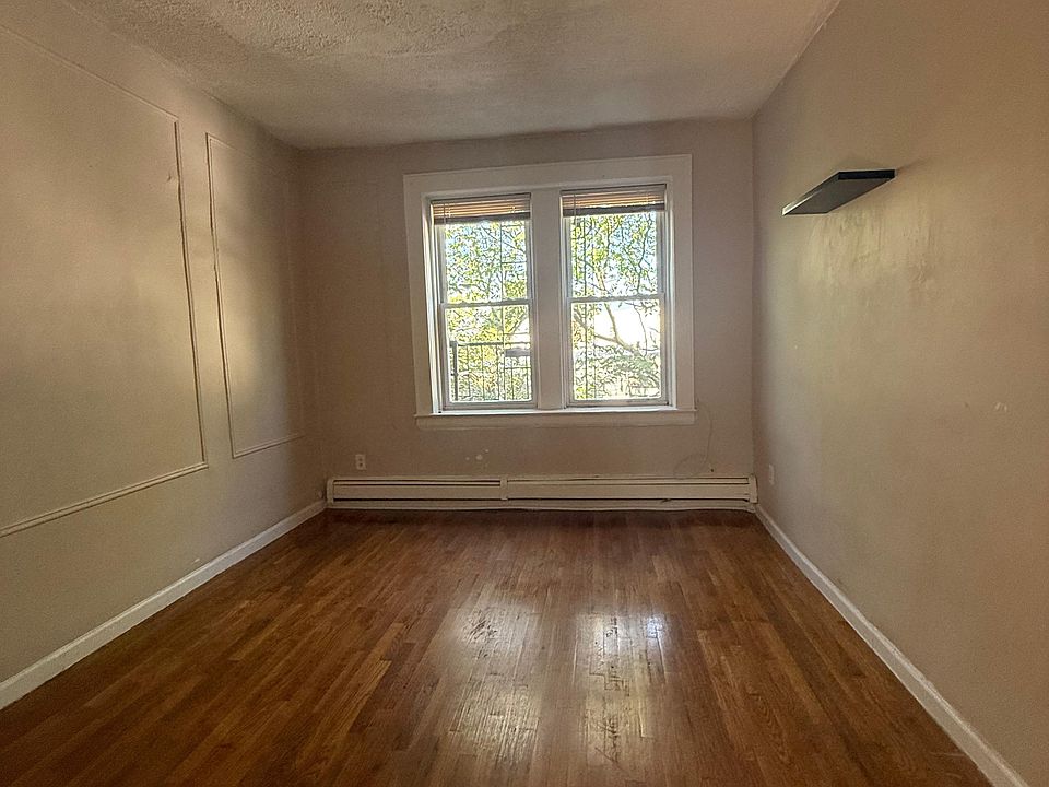 2nd image of 393 13th Ave #8L