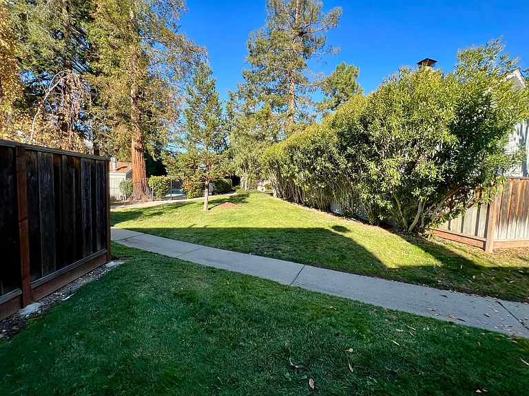 248 Pine Wood Ln — Photo 35