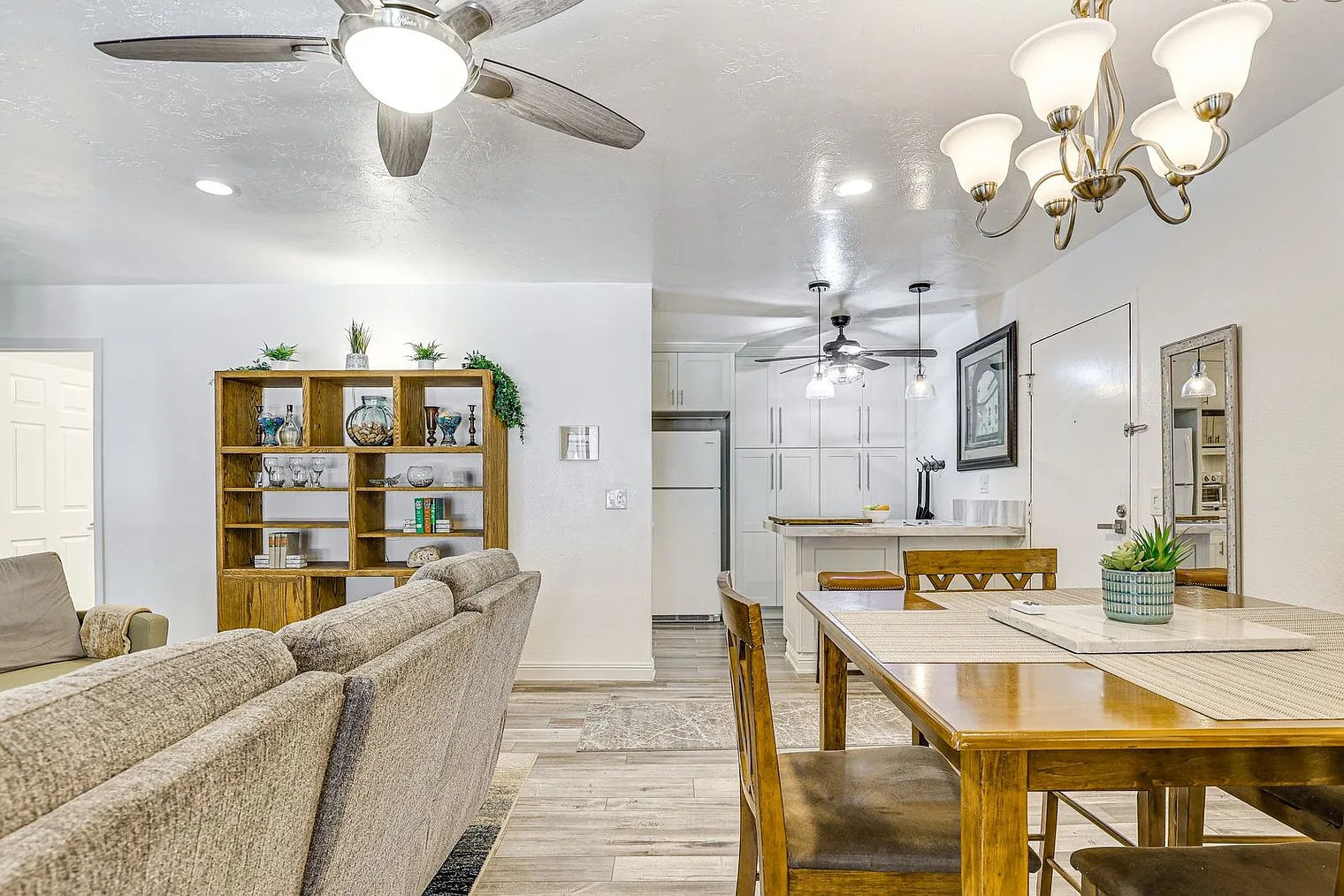 2 bed, 1.0 bath, 850 sqft, $3,339 — Photo 4